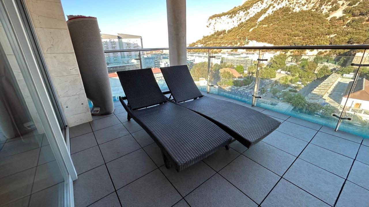 Ocean Village Luxury 2 Bed 2 Bath Apartment - Amazing Views - Pools And Jacuzzis Gibraltar Zewnętrze zdjęcie