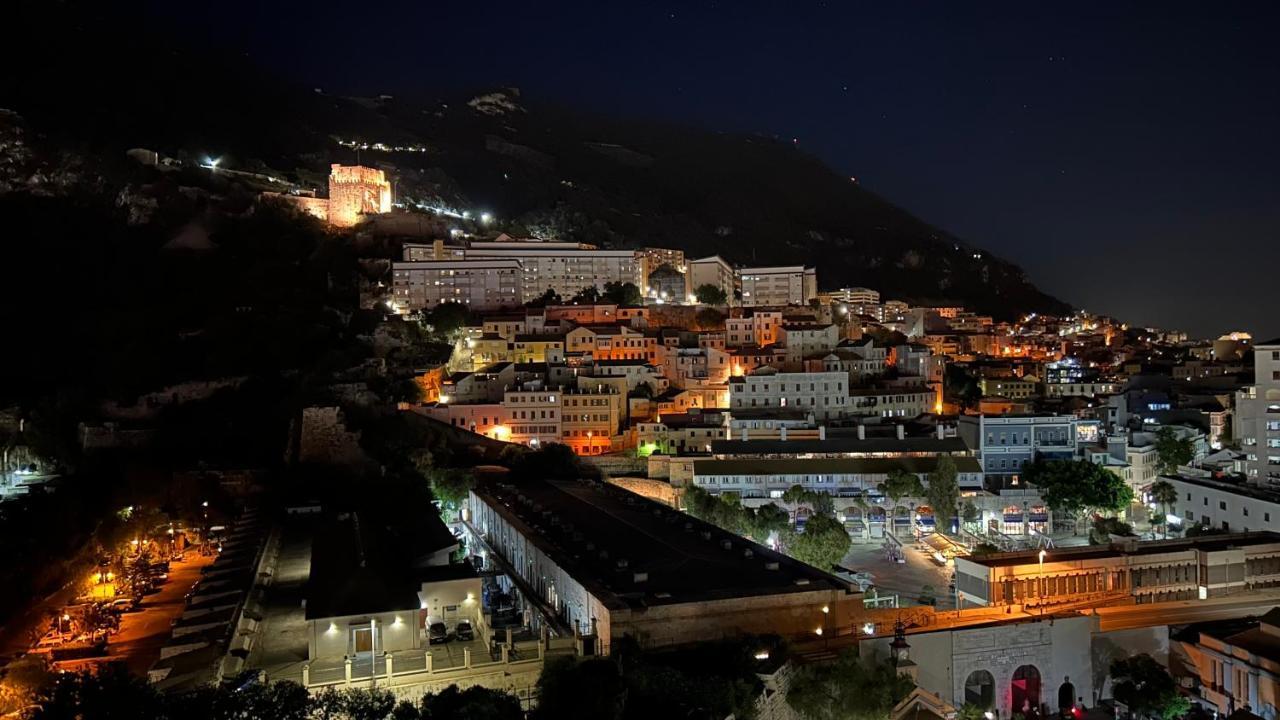 Ocean Village Luxury 2 Bed 2 Bath Apartment - Amazing Views - Pools And Jacuzzis Gibraltar Zewnętrze zdjęcie