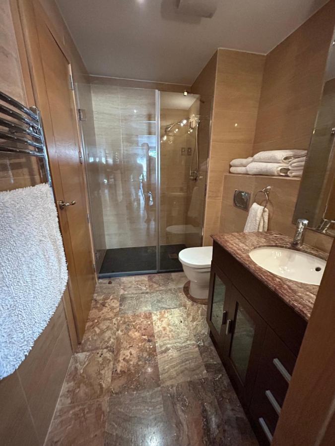 Ocean Village Luxury 2 Bed 2 Bath Apartment - Amazing Views - Pools And Jacuzzis Gibraltar Zewnętrze zdjęcie