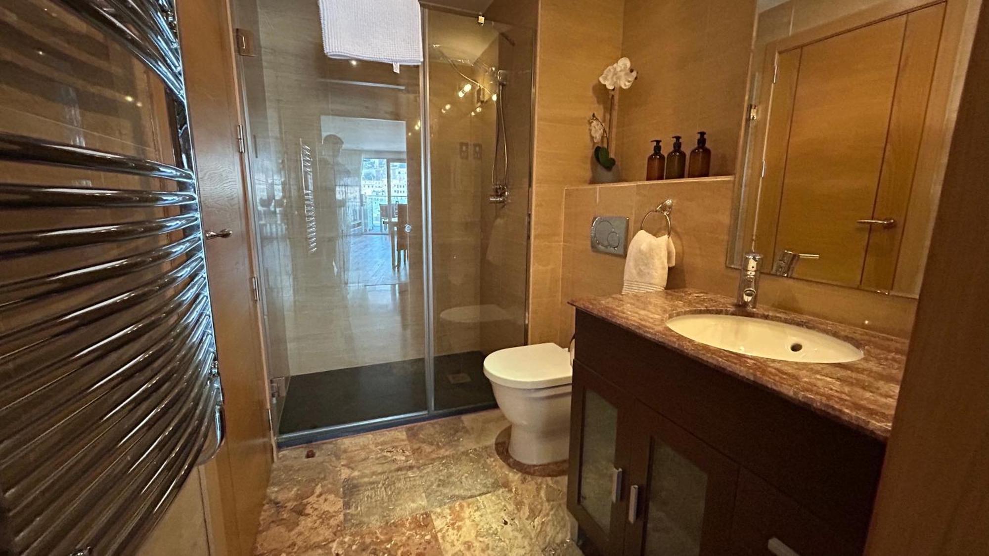 Ocean Village Luxury 2 Bed 2 Bath Apartment - Amazing Views - Pools And Jacuzzis Gibraltar Zewnętrze zdjęcie